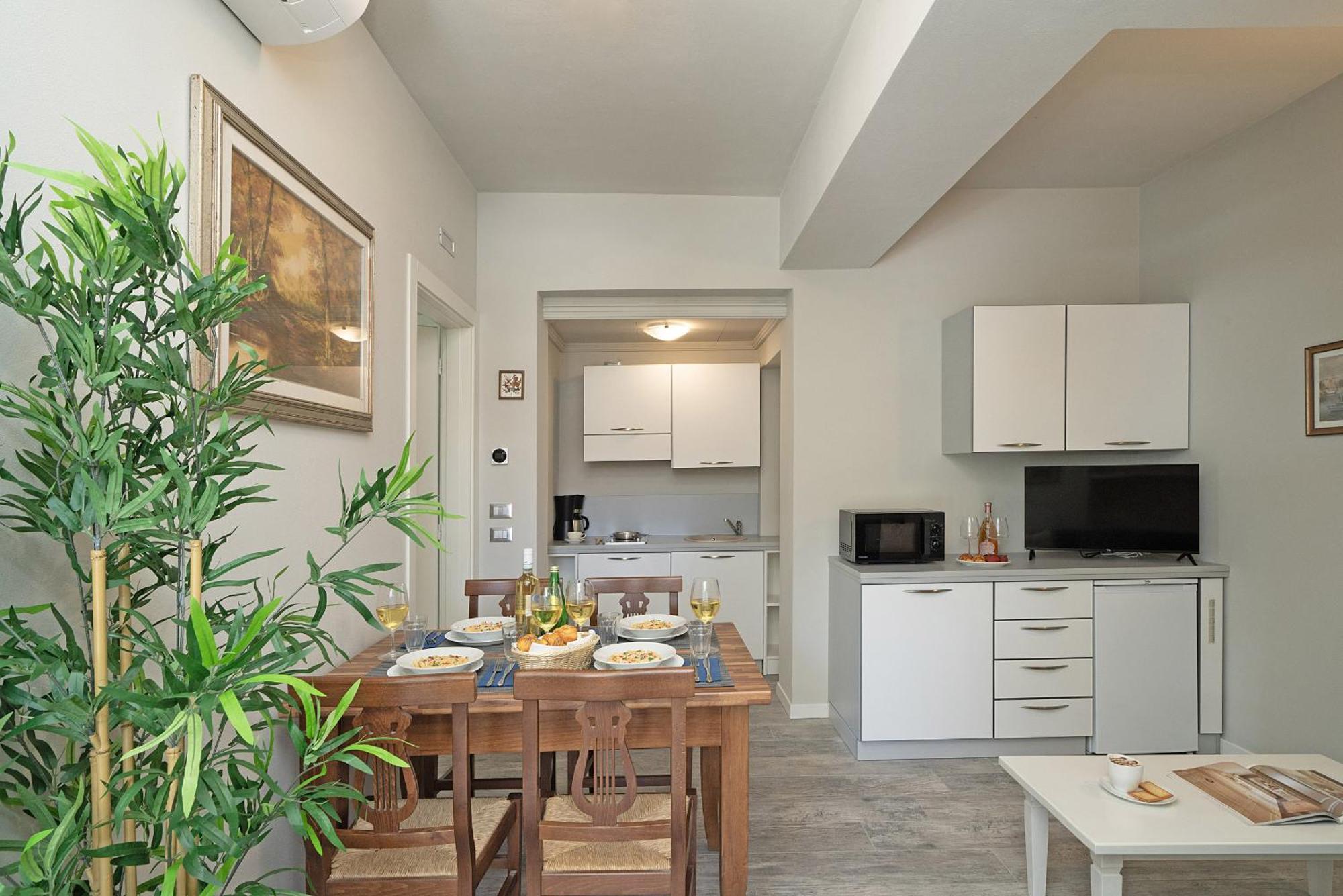 Villa Caterina Apartments By Wonderful Italy Desenzano del Garda Luaran gambar