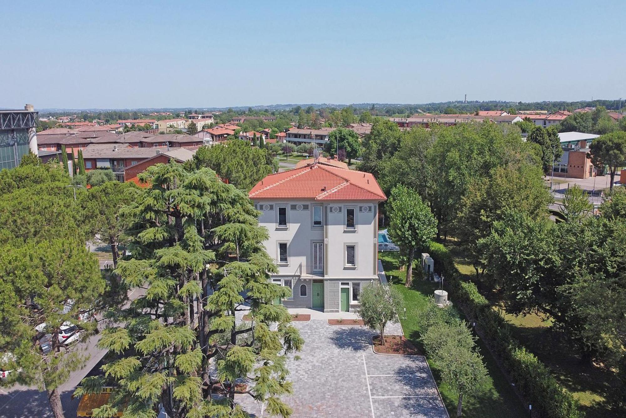 Villa Caterina Apartments By Wonderful Italy Desenzano del Garda Luaran gambar