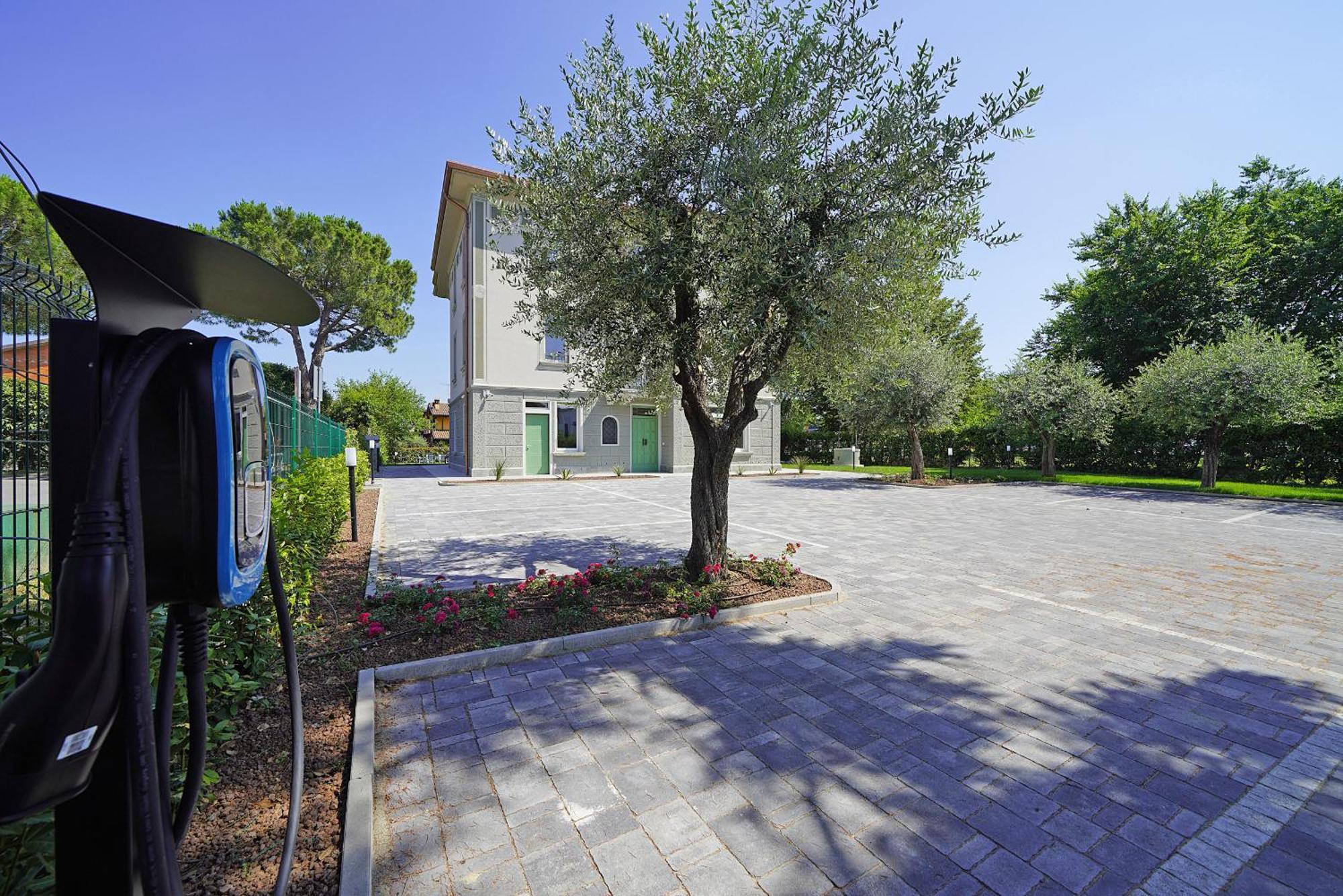 Villa Caterina Apartments By Wonderful Italy Desenzano del Garda Luaran gambar